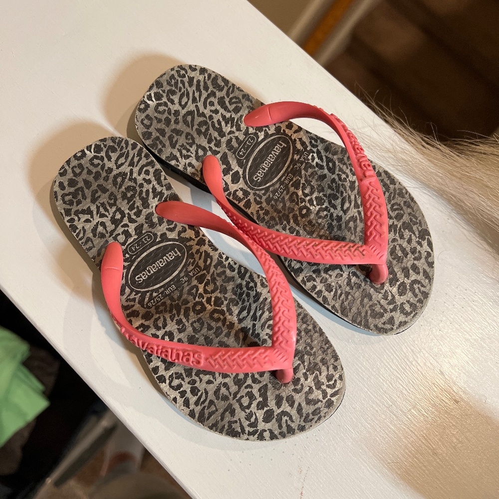 Size 9 girls Havaianas
